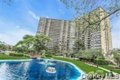 1z4-2 Bay Club Dr, Bayside, NY, 11360-2918 | Card Image