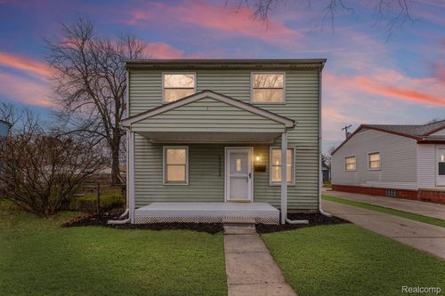 21722 Rosedale St, Saint Clair Shores, MI, 48080-3554 | Card Image