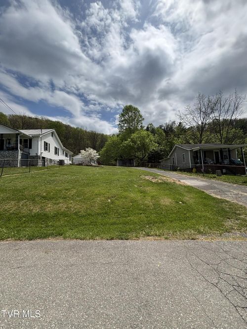 2806 Anderson Street, Bristol, TN, 37620 | Card Image