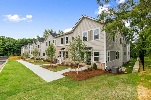 3916 Hager Dr, Charlotte, NC, 28208-4769 | Card Image