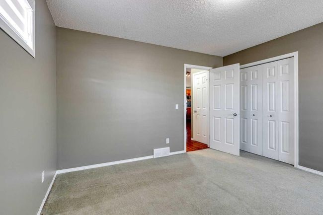 25 Martha's Green Ne, House detached with 4 bedrooms, 2 bathrooms and 4 parking in Calgary AB | Image 19