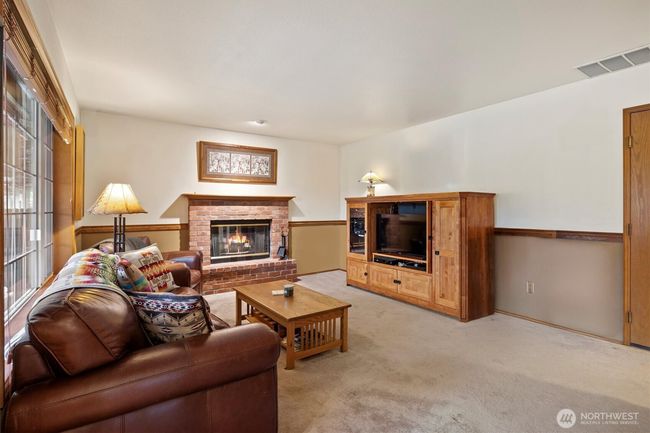 14406 144 Th St E, House other with 3 bedrooms, 3 bathrooms and 5 parking in Orting WA | Image 14