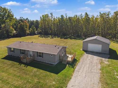 19233 Grabowski Rd, Saint Charles, MI, 48655-9735 | Card Image