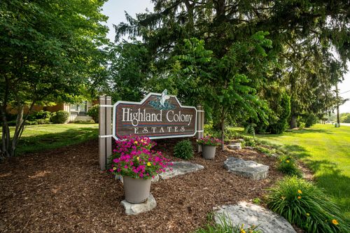 12804 N Colony Dr, Mequon, WI, 53097-2301 | Card Image