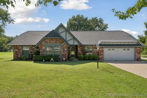 830 Laurel Oaks Cir, Sapulpa, OK, 74066-1127 | Card Image