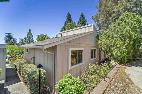717 Beelard Dr, Vacaville, CA, 95687-5849 | Card Image