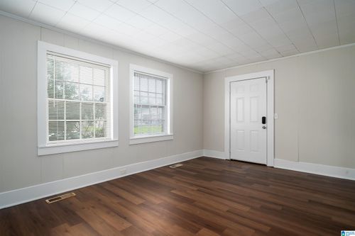 109 9th Ct S, BESSEMER, AL, 35020-6462 | Card Image