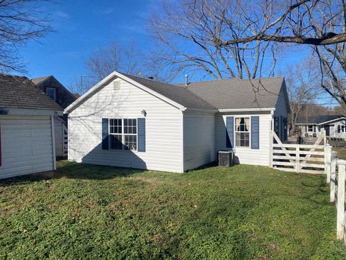 815 E Benton Ave, Ava, MO, 65608-5113 | Card Image