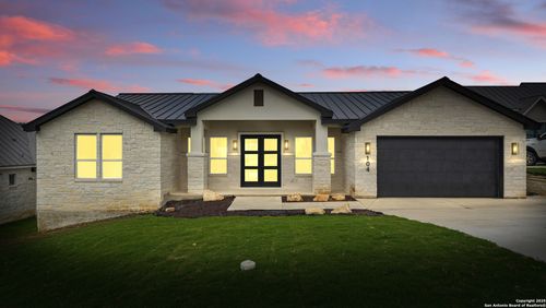 104 Creede St, Boerne, TX, 78006-2208 | Card Image