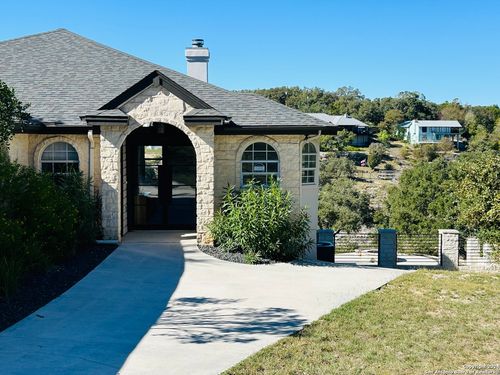 321 Village View Dr, Canyon Lake, TX, 78133-5526 | Card Image
