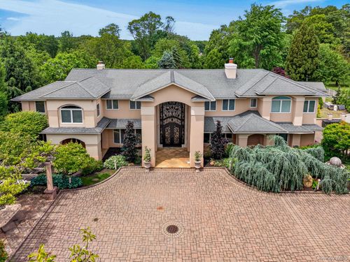 5 Glen Hill Ct, Dix Hills, NY, 11746-4819 | Card Image