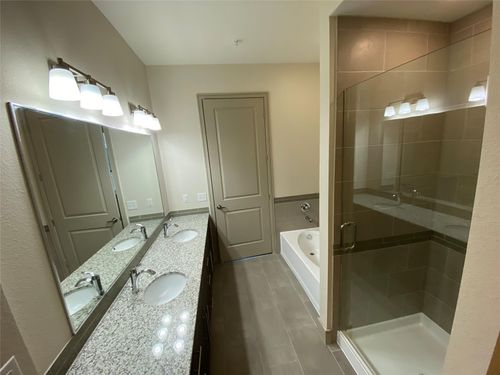 apt-413-1800 St Joseph Pkwy, Houston, TX, 77003-5079 | Card Image