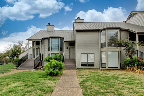 105 World Of Tennis Sq, Lakeway, TX, 78738-1104 | Card Image