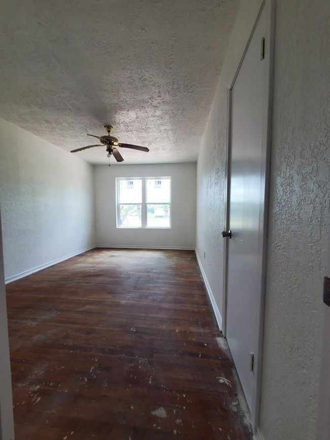 1170 County Road 284, House other with 3 bedrooms, 1 bathrooms and 2 parking in Alvin TX | Image 5