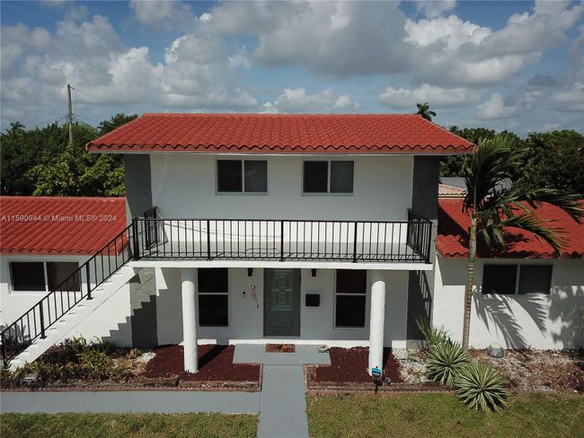 17880 Ne 13th Ave, House other with 3 bedrooms, 2 bathrooms and null parking in North Miami Beach FL | Image 3