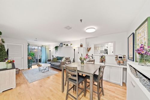 unit-207-230 Willard St, Quincy, MA, 02169-1558 | Card Image