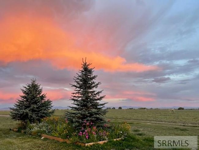 636 N 2743 E, House other with 3 bedrooms, 2 bathrooms and 2 parking in Roberts ID | Image 33