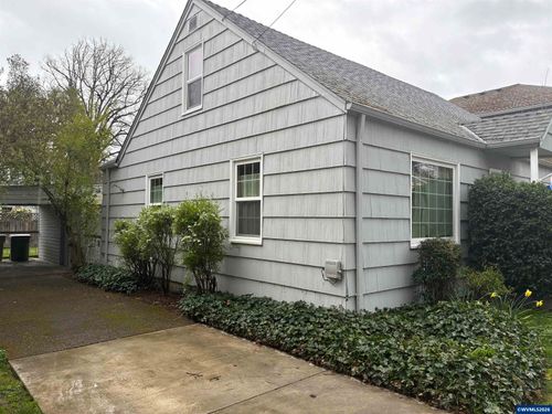 611 Nw 11th St, Corvallis, OR, 97330-6012 | Card Image