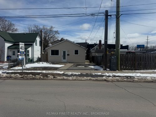 559 Macdonnell St, Kingston, ON, K7K4W9 | Card Image