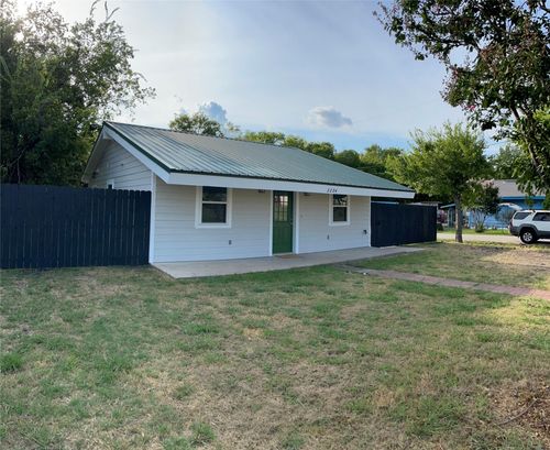 2204 Morgan St, Greenville, TX, 75401-2839 | Card Image