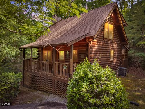709 Gray Hawk Way, Sevierville, TN, 37863 | Card Image
