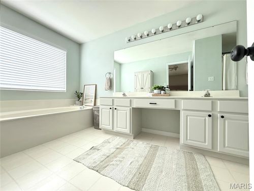513 Deer Creek Rd, O Fallon, IL, 62269-6750 | Card Image