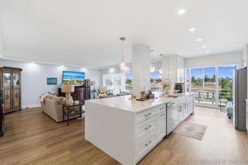 203-3050 Ne 47th Ct, Fort Lauderdale, FL, 33308-5338 | Card Image