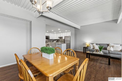 405-105 N 31st Avenue, Omaha, NE, 68131 | Card Image