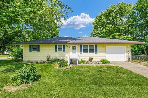 946 Foxcrest Dr, Charleston, IL, 61920-1701 | Card Image