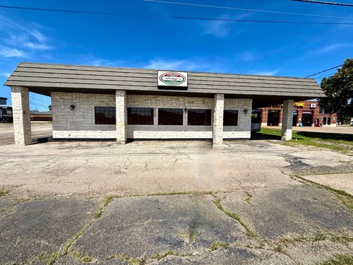 6106 Wesley St, Greenville, TX, 75402-8970 | Card Image