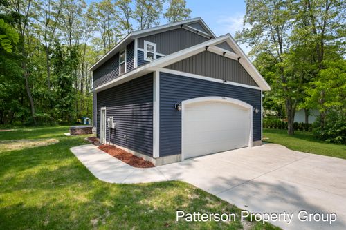 3889 Barnes Rd, Ravenna, MI, 49451-9249 | Card Image