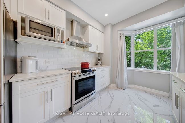 23 Michael Way, Condo with 3 bedrooms, 5 bathrooms and 1 parking in Markham ON | Image 11