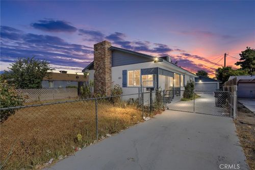 421 Wilson Ave, Bakersfield, CA, 93308-3325 | Card Image