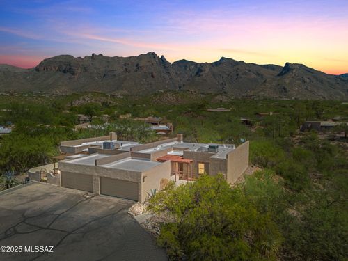 6542 N Foothills Dr, Tucson, AZ, 85718-2123 | Card Image