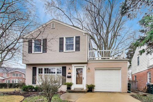 621 E Grove St, Arlington Heights, IL, 60005-2047 | Card Image