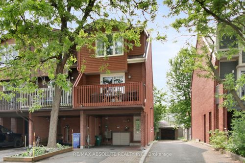 252 Bruyere St, Ottawa, ON, K1N5E6 | Card Image
