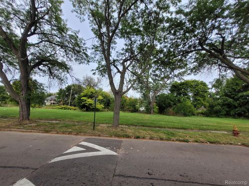 3268 Canton St, Detroit, MI, 48207-2540 | Card Image