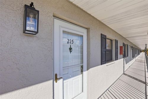215-101 Lake Ave Ne, LARGO, FL, 33771-4435 | Card Image