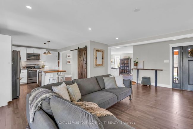 318 Duclos Point Rd, House other with 5 bedrooms, 3 bathrooms and 4 parking in Pefferlaw ON | Image 10