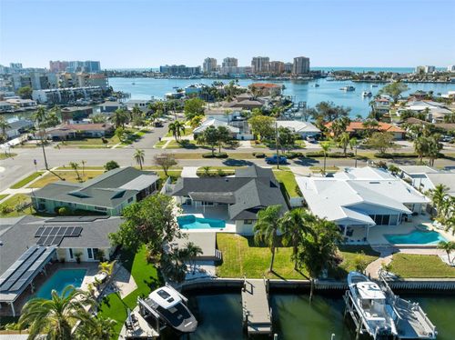 475 Island Way, CLEARWATER BEACH, FL, 33767-2145 | Card Image