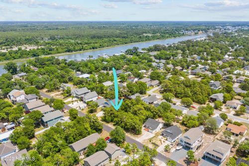 150 Ne 8th St, Oak Island, NC, 28465-6621 | Card Image