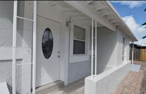 5291 Ne 17th Ave, Pompano Beach, FL, 33064-5622 | Card Image