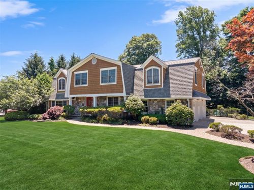 47 Blueberry Dr, Woodcliff Lake, NJ, 07677-8103 | Card Image