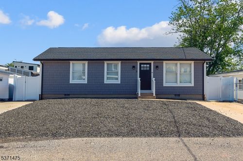 8 Navarra Dr, Brick, NJ, 08723-7646 | Card Image