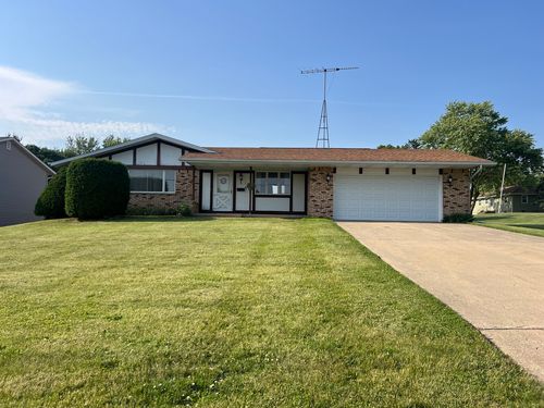 217 E Townline Rd, LENA, IL, 61048-9704 | Card Image