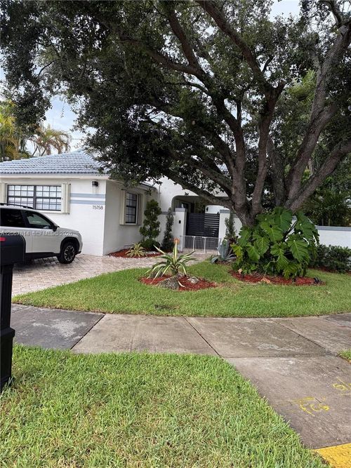 15158 Nw 89th Ave, Miami Lakes, FL, 33018-1371 | Card Image