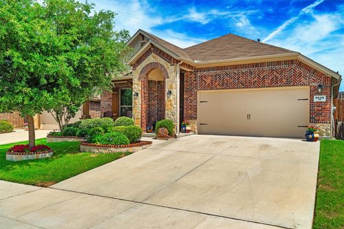 5648 Salt Springs Dr, Fort Worth, TX, 76179-1573 | Card Image