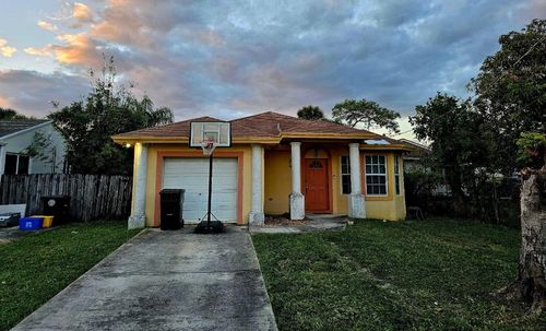 2109 Dock Street, West Palm Beach, FL, 33401 | Card Image