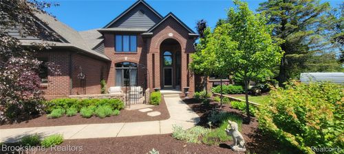 1270 Gleneagles, Highland, MI, 48357 | Card Image