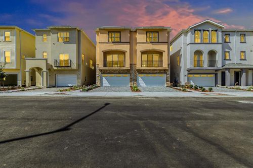 409 San Luis Ave, Watsonville, CA, 95076-6715 | Card Image